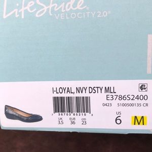 NWT Lifestride velocity 2.0 loyal flats navy size 6M wedge